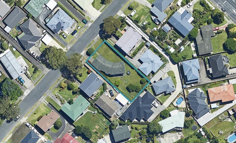 10 Regent Street, Brookfield, Tauranga - Carousel 1