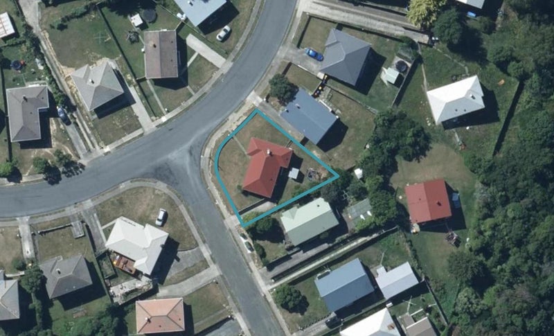 19 Beauzami Crescent, Ascot Park, Porirua - Carousel 1