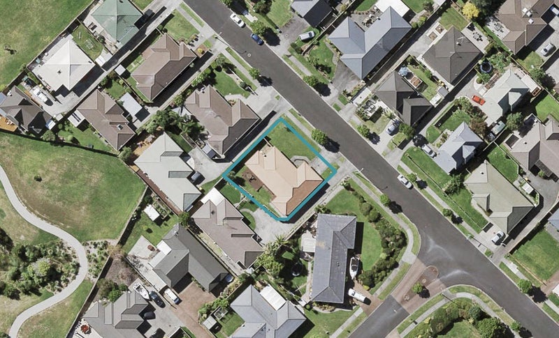 60 Frank Nobilo Drive, Golflands, Auckland - Carousel 1