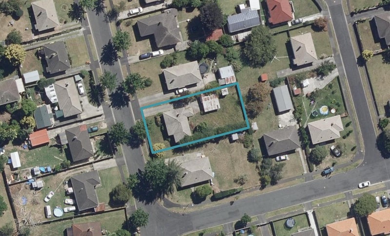 48 Kenney Crescent, Fairfield, Hamilton - Carousel 1