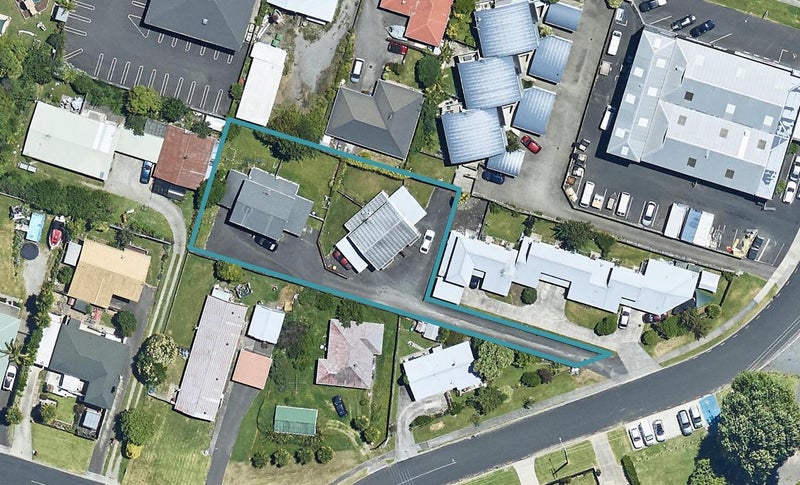 1/11 Robins Road, Judea, Tauranga - Carousel 1