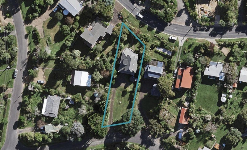 146 Ocean View Road, Oneroa, Waiheke Island - Carousel 1