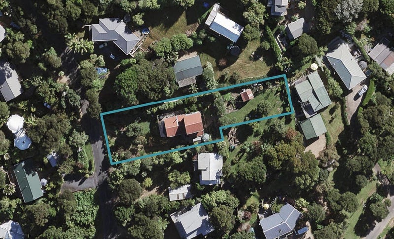 32 Bay Road, Ostend, Waiheke Island - Carousel 1
