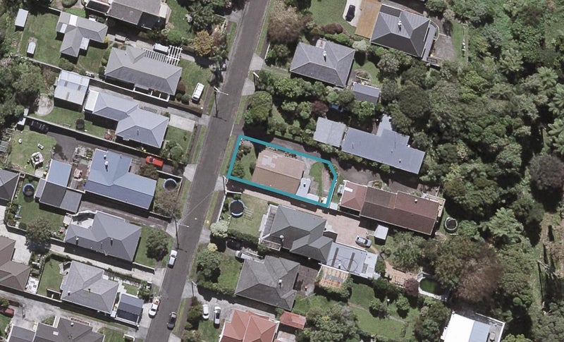 18 Tainui Street, Welbourn, New Plymouth - Carousel 1