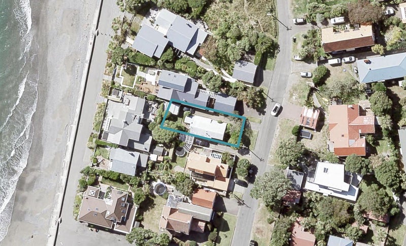 11 Maire Street, Eastbourne, Lower Hutt - Carousel 1