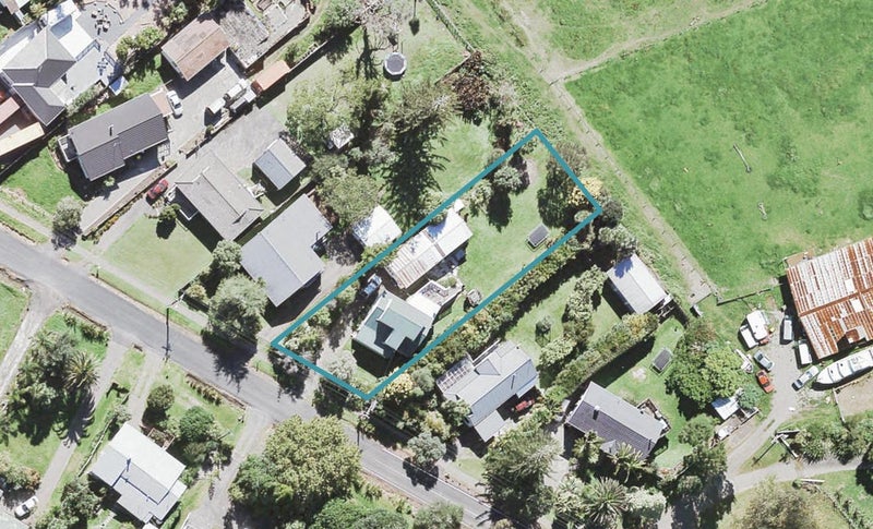 26 Grassmere Road, Henderson Valley, Auckland - Carousel 1