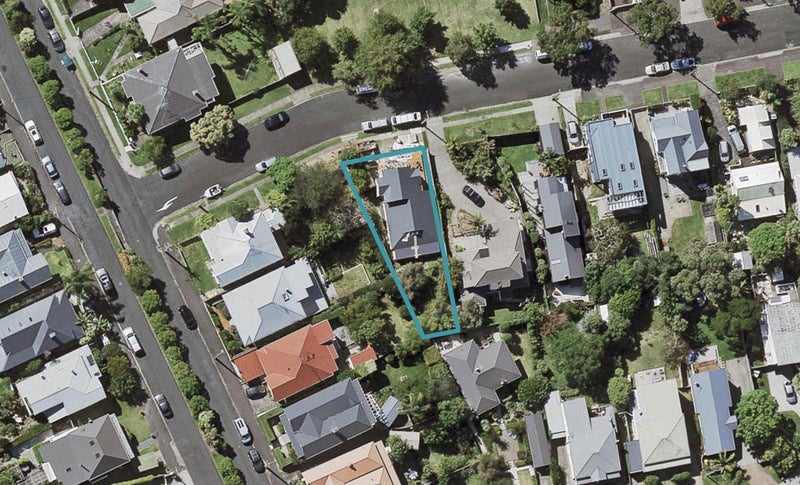 37 Hastings Parade, Devonport, Auckland - Carousel 1