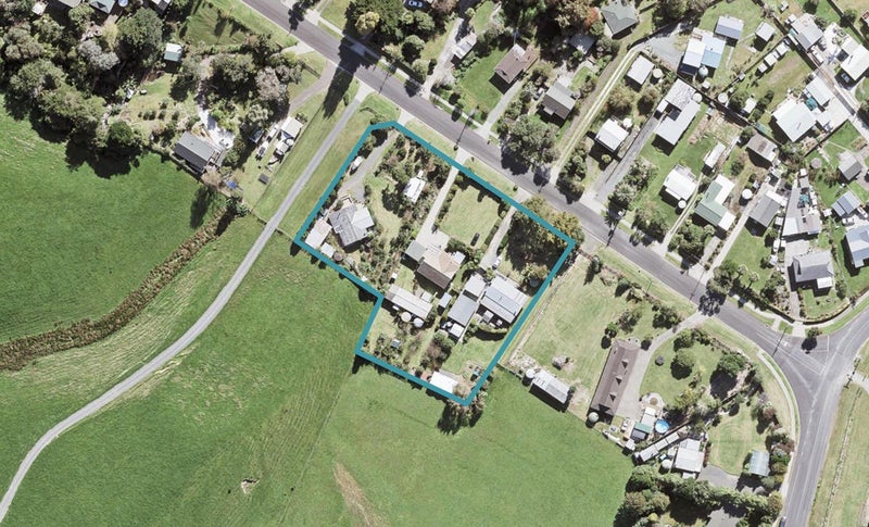 16 Bays Road, Orere Point, Papakura - Carousel 1