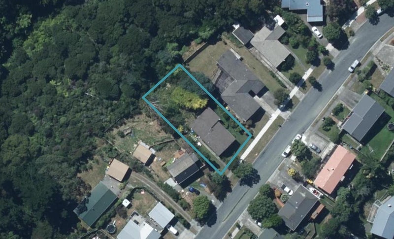 217 Staithes Drive South, Whitby, Porirua - Carousel 1