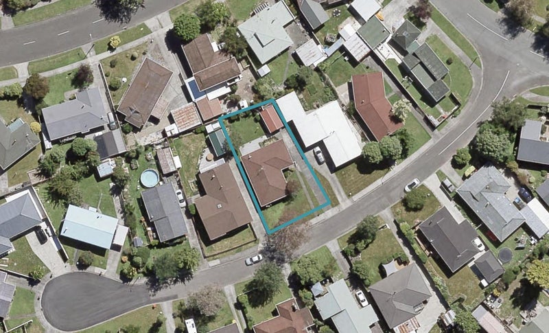 8 Seattle Grove, Totara Park, Upper Hutt - Carousel 1