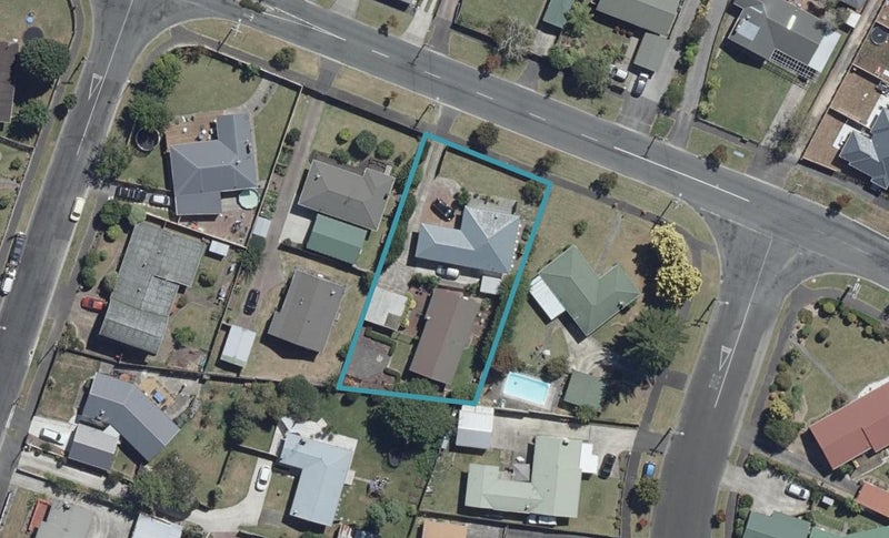 24 MacDonald Road, Glenview, Hamilton - Carousel 1