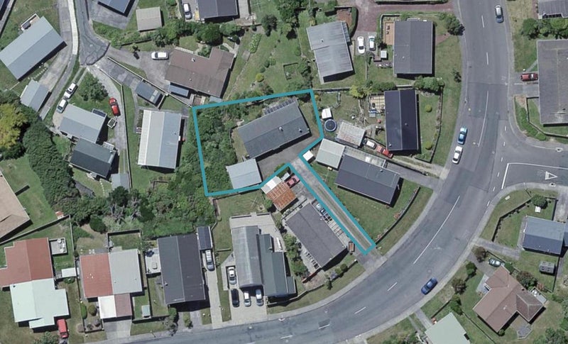 73 Horokiwi Road West, Newlands, Wellington - Carousel 1