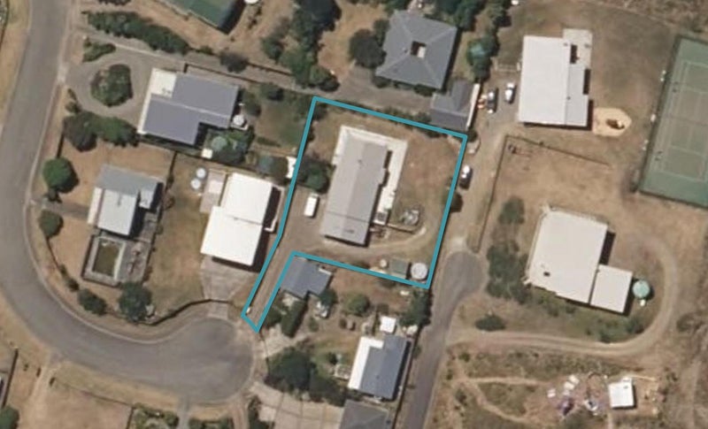 24 Arataki Grove, Waitarere Beach, Levin - Carousel 1