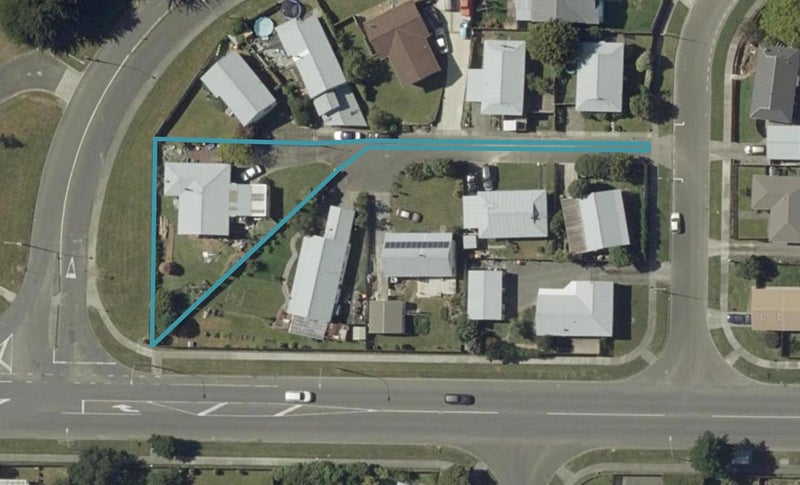 9 Dahlstrom Grove, Kelvin Grove, Palmerston North - Carousel 1