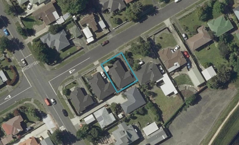 2B Belvedere Crescent, Takaro, Palmerston North - Carousel 1