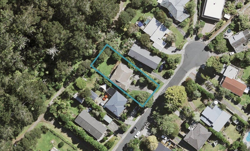 14 Kawaka Street, Titirangi, Auckland - Carousel 1