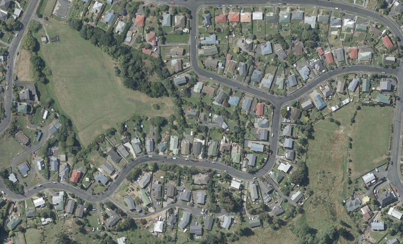 35 Roy Crescent, Concord, Dunedin - Carousel 1