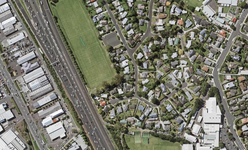 81C Bond Crescent, Forrest Hill, Auckland - Carousel 1