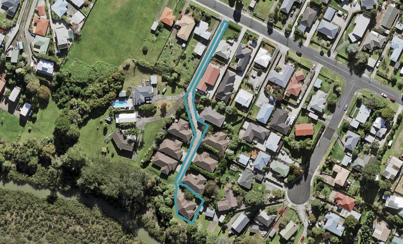 20D Waione Avenue, Te Atatu Peninsula, Auckland - Carousel 1