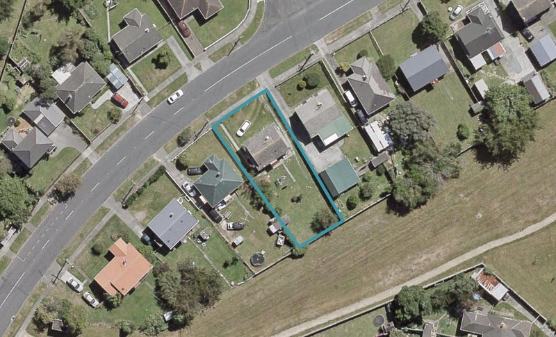 8 Reynolds Street, Taita, Lower Hutt - Carousel 1