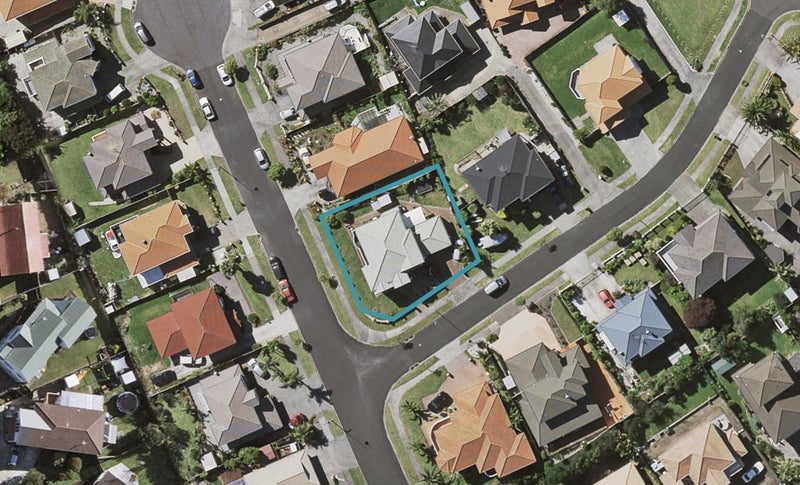 7 Pelargonium Terrace, Goodwood Heights, Auckland - Carousel 1