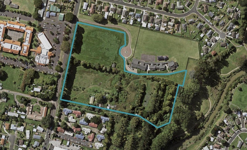 60 Alexander Crescent, Ōtara, Auckland - Carousel 1
