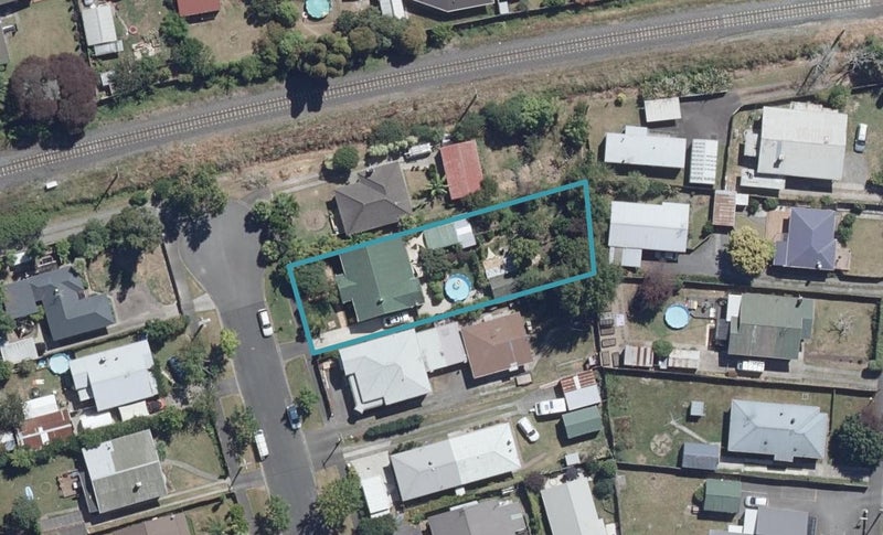 18 Saint Winifreds Avenue, Hamilton East, Hamilton - Carousel 1