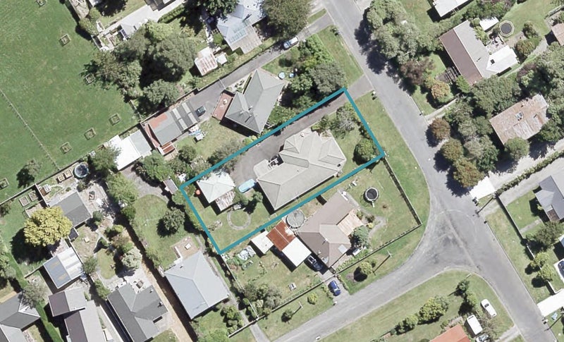 18 MacLaren Street, Maymorn, Upper Hutt - Carousel 1