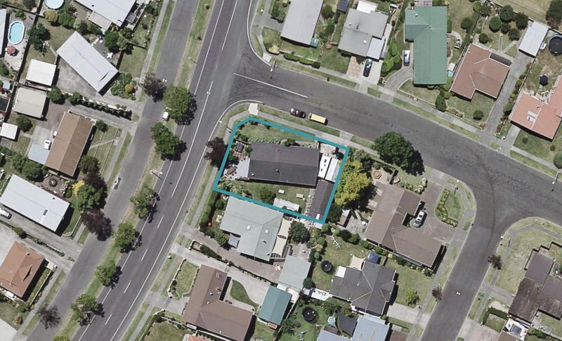61 Spriggs Crescent, Greenmeadows, Napier - Carousel 1