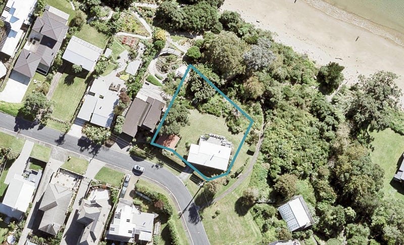 16 Joydon Place, Stanmore Bay, Whangaparaoa - Carousel 1