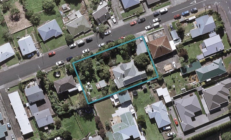 7 Parsons Street, Vogeltown, New Plymouth - Carousel 1