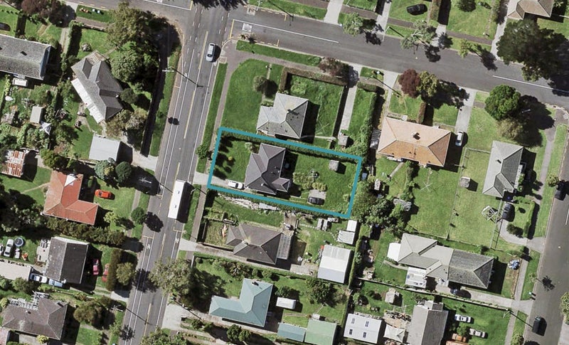 32 Erima Avenue, Point England, Auckland - Carousel 1
