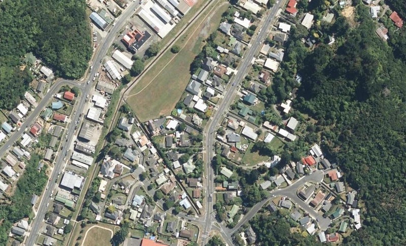 92 Stokes Valley Road, Stokes Valley, Lower Hutt - Carousel 1