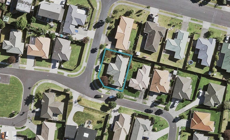 4 Piriti Place, Weymouth, Auckland - Carousel 1