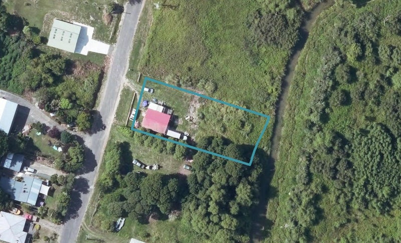 28 Opoutama Road, Māhia - Carousel 1