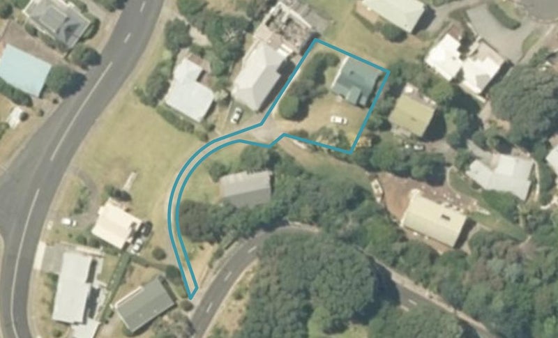 323 Onemana Drive, Onemana, Whangamatā - Carousel 1