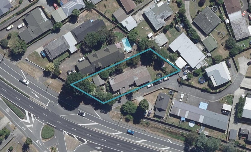 343 Cambridge Road, Hillcrest, Hamilton - Carousel 1
