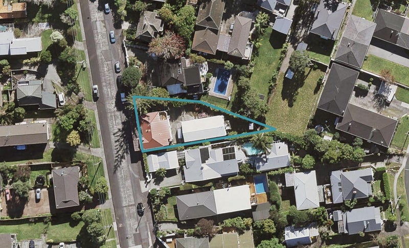 2/173 Queen Street, Northcote Point, Auckland - Carousel 1