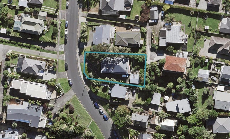 12 Colonial Road, Birkenhead, Auckland - Carousel 1