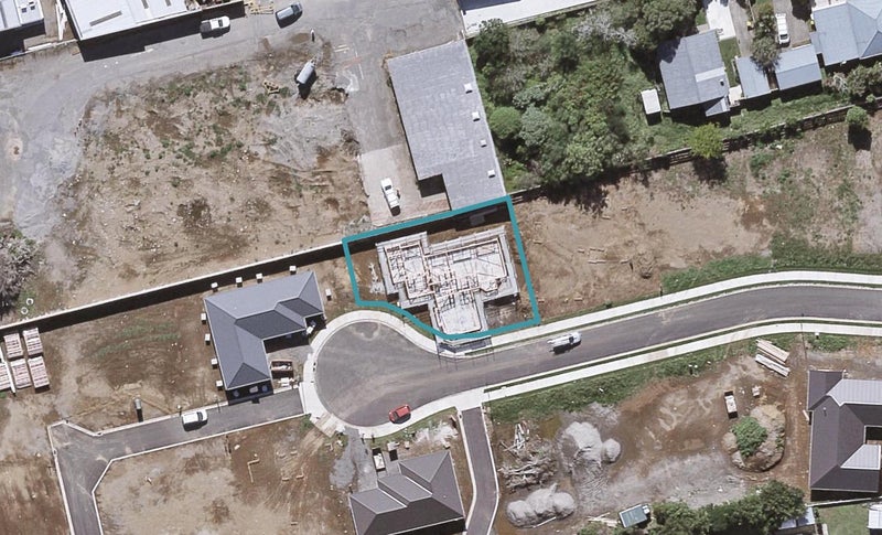 8 Howe Place, Upper Vogeltown, New Plymouth - Carousel 1