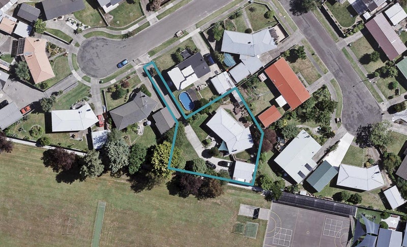 11 Grant Place, Greenmeadows, Napier - Carousel 1