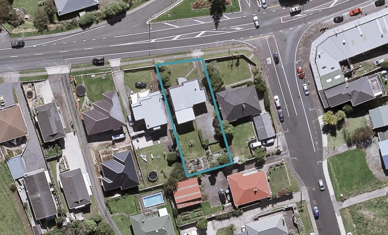 65 South Road, Blagdon, New Plymouth - Carousel 1