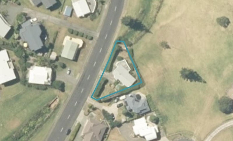229 Onemana Drive, Onemana, Whangamatā - Carousel 1