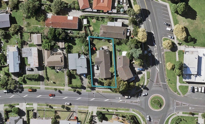 110 Reeves Road, Pakuranga Heights, Auckland - Carousel 1