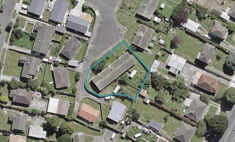 15 Deckston Grove, Taita, Lower Hutt - Carousel 1