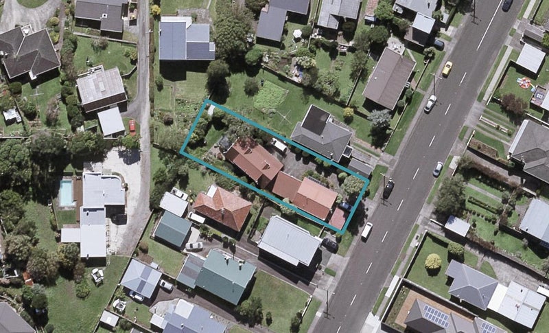 2/42 South Road, Blagdon, New Plymouth - Carousel 1