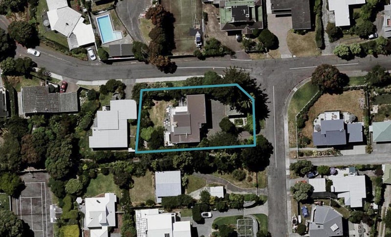 12 Newry Road, Raumati Beach, Paraparaumu - Carousel 1