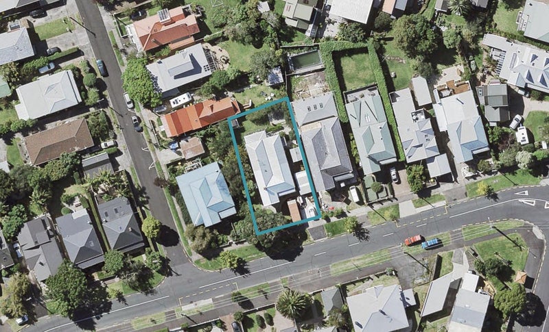 81 Albert Road, Devonport, Auckland - Carousel 1