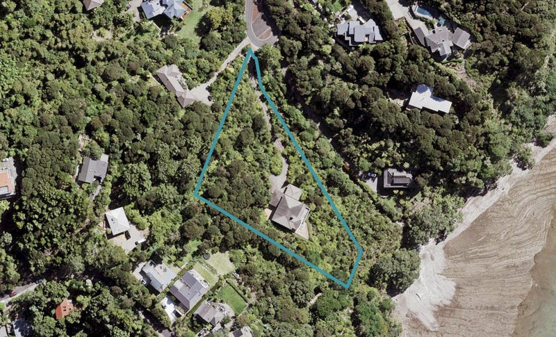 11 Herrings Cove Place, Titirangi, Auckland - Carousel 1