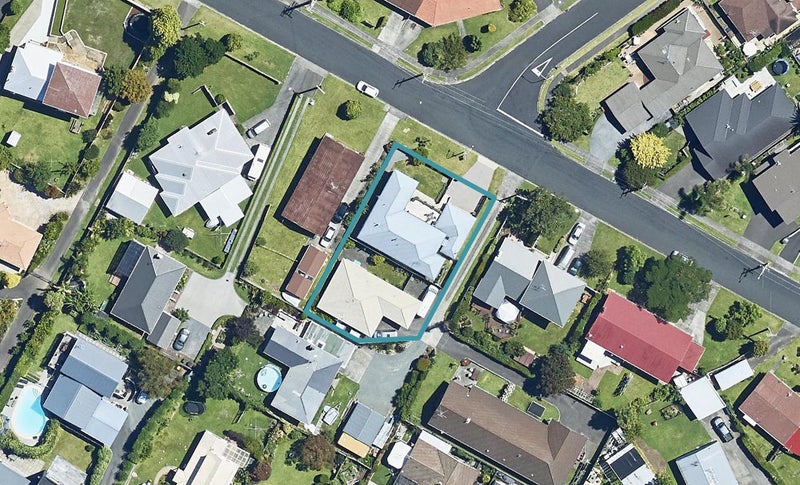 16 Smiths Road, Matua, Tauranga - Carousel 1